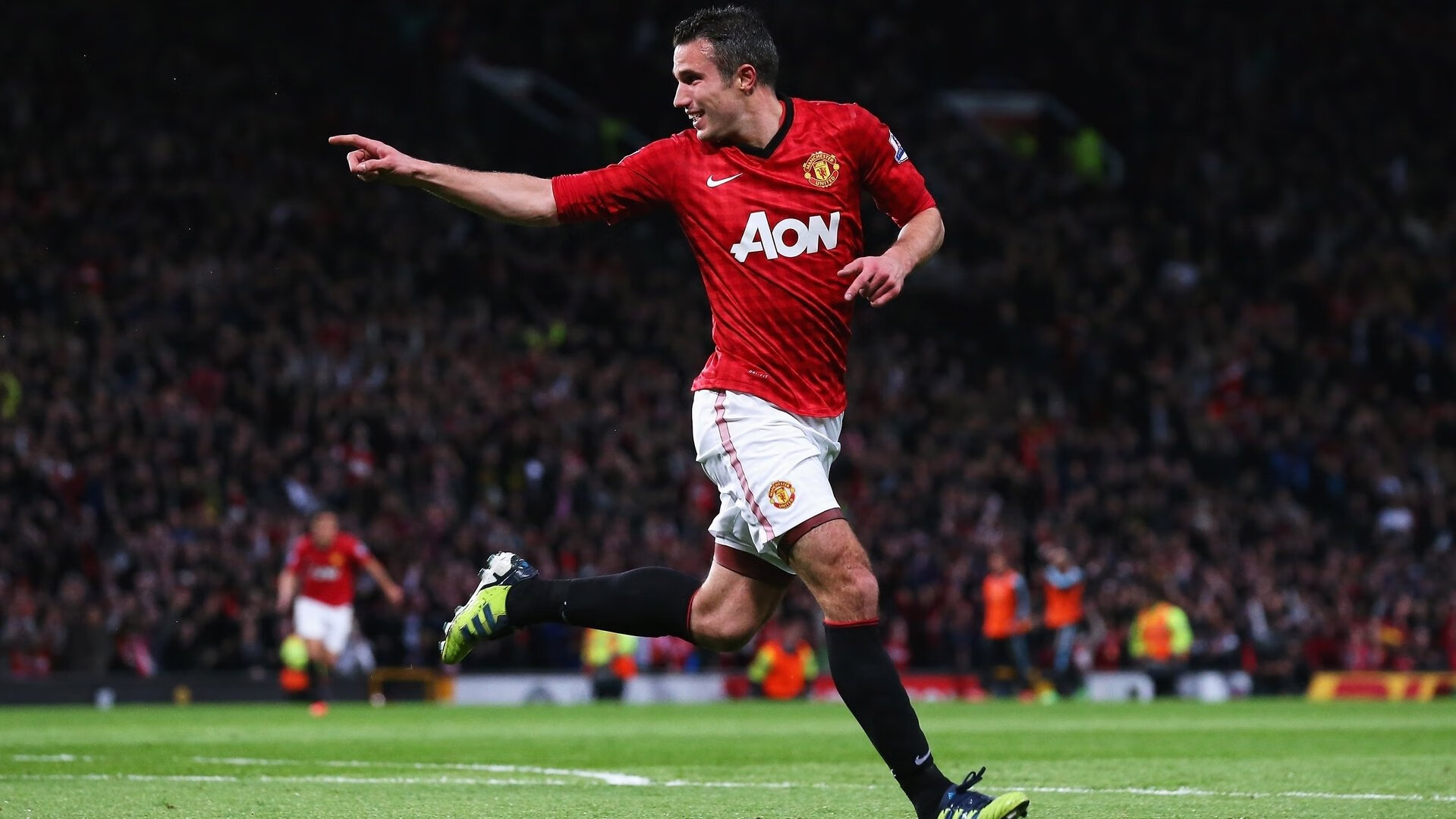 熊猫体育在线-孙兴慜一锤定音，AC米兰力克比利亚雷亚尔，争冠之路迎来关键转折